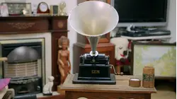 Mirror and Phonograph