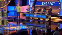 Top 8 signals you send your date so they kiss you.