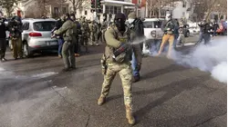 Cierra la semana en Minnesota con más repudio a los operativos federales y varios arrestos violentos