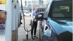 National gas price average rises to $3.90 a gallon